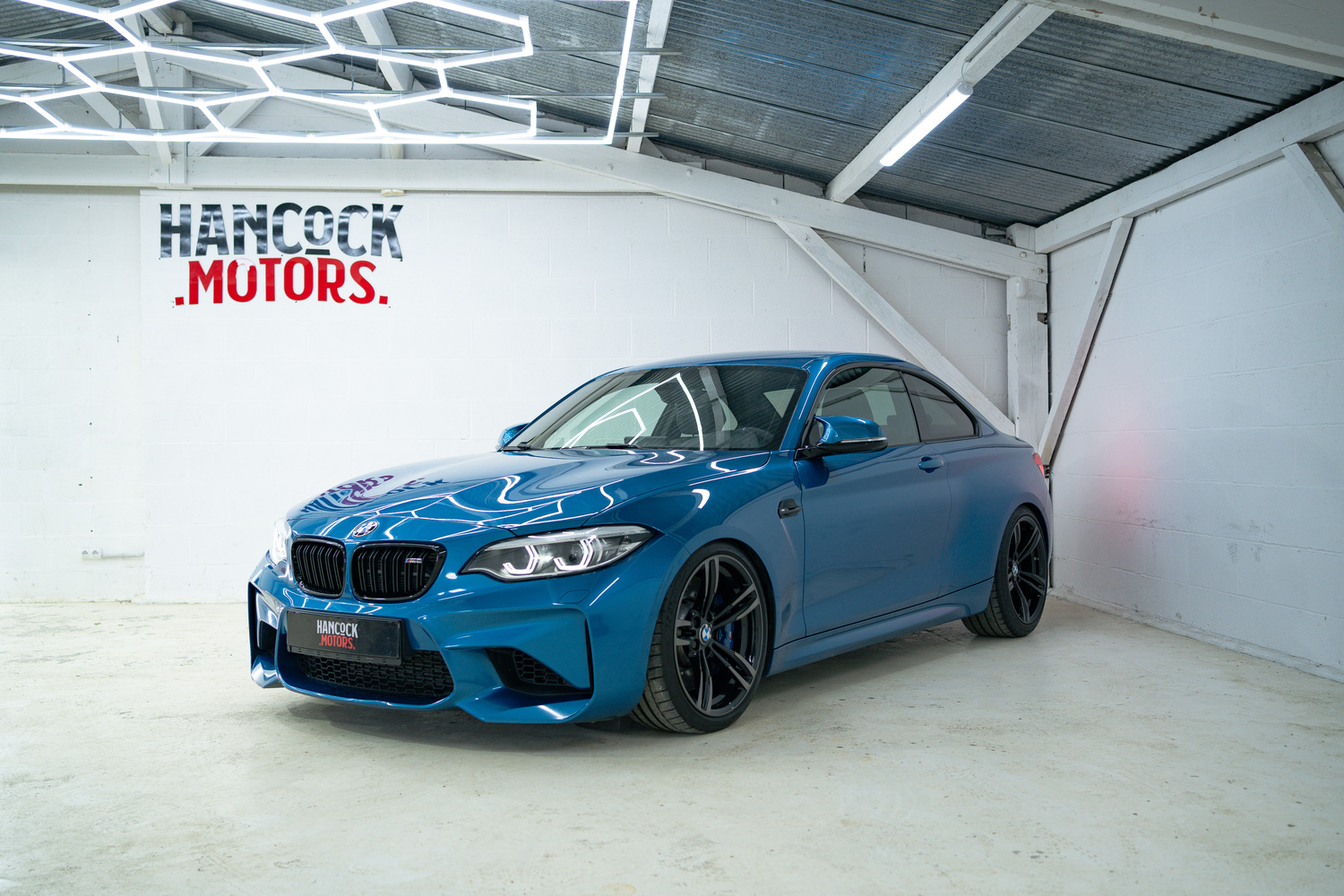 BMW M2 bleue — trois quarts avant | Hancock Motors Scillé